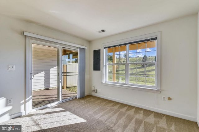 25202 PRAIRIE FIRE SQ, Aldie, VA 20105