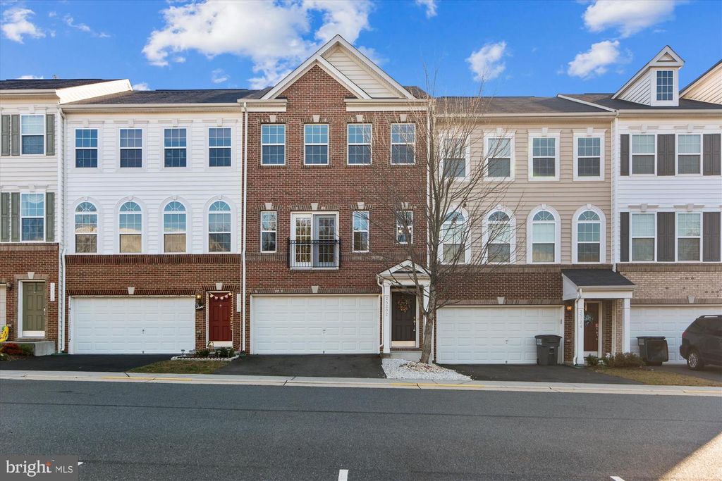25202 PRAIRIE FIRE SQ, Aldie, VA 20105