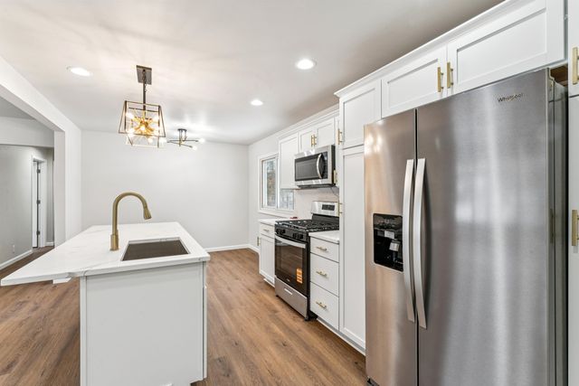 9550 Colgate Avenue, Clarkston, MI 48348