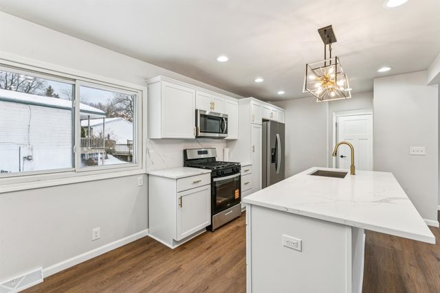 9550 Colgate Avenue, Clarkston, MI 48348