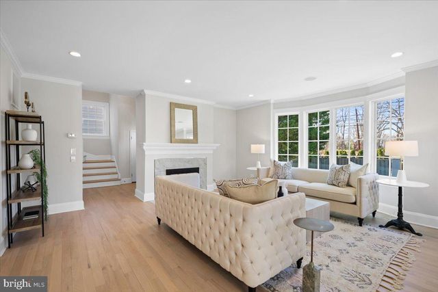 3213 FOXHALL RD NW, Washington, DC 20016