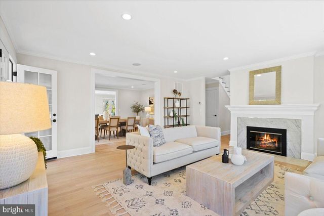 3213 FOXHALL RD NW, Washington, DC 20016