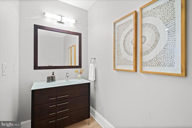 3213 FOXHALL RD NW, Washington, DC 20016