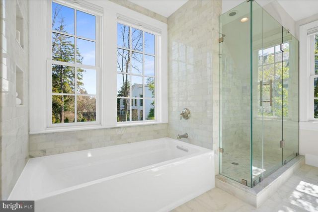 3213 FOXHALL RD NW, Washington, DC 20016