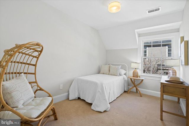 3213 FOXHALL RD NW, Washington, DC 20016