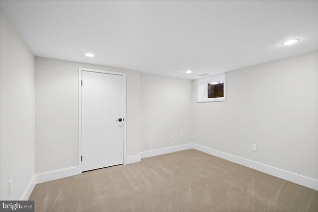 3213 FOXHALL RD NW, Washington, DC 20016