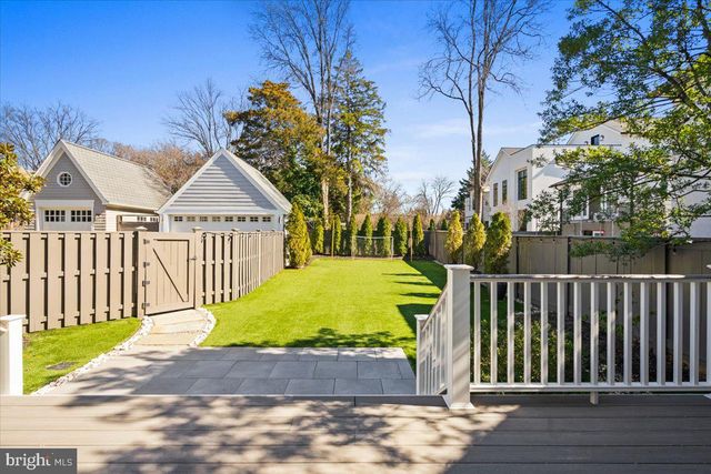 3213 FOXHALL RD NW, Washington, DC 20016