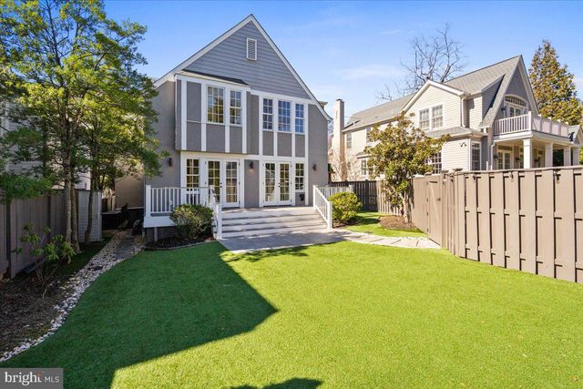 3213 FOXHALL RD NW, Washington, DC 20016