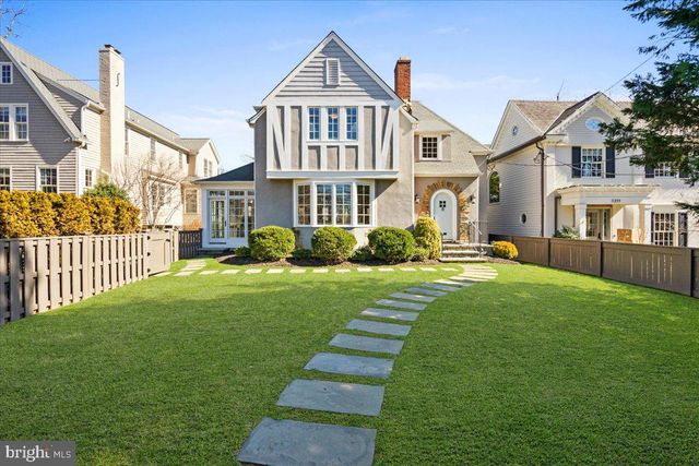 3213 FOXHALL RD NW, Washington, DC 20016