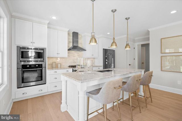 3213 FOXHALL RD NW, Washington, DC 20016