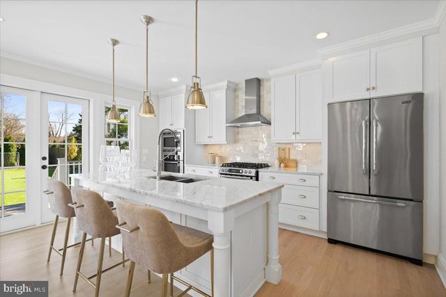 3213 FOXHALL RD NW, Washington, DC 20016