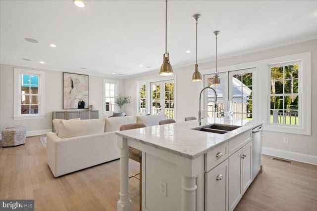 3213 FOXHALL RD NW, Washington, DC 20016