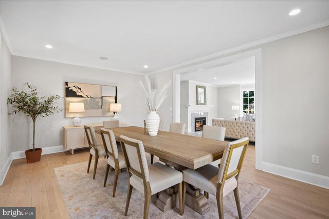 3213 FOXHALL RD NW, Washington, DC 20016