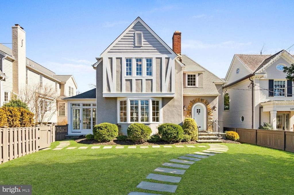 3213 FOXHALL RD NW, Washington, DC 20016