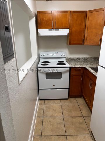 241 SE 9th Ave 203, Pompano Beach, FL 33060