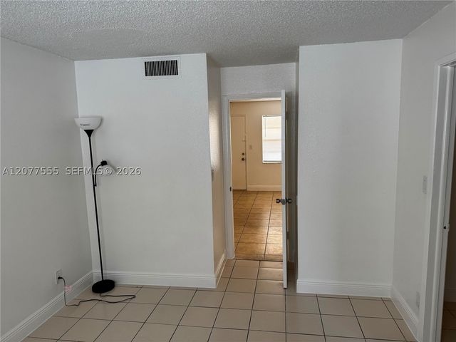 241 SE 9th Ave 203, Pompano Beach, FL 33060
