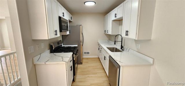 40344 Newport Drive, Plymouth, MI 48170