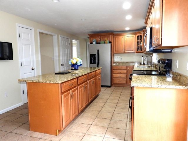 239 Bellevue Ave, Brockton, MA 02302