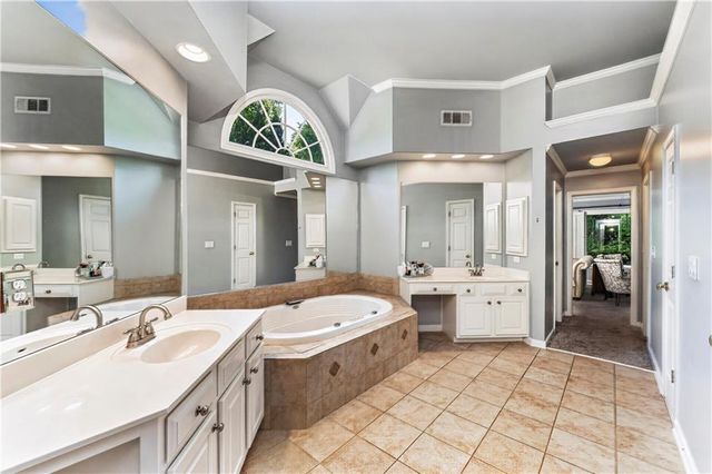 929 Ravenwood Way, Canton, GA 30115