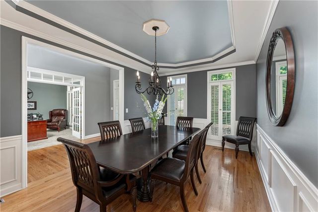 929 Ravenwood Way, Canton, GA 30115