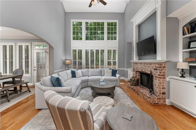 929 Ravenwood Way, Canton, GA 30115