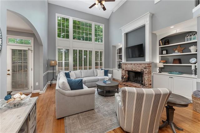929 Ravenwood Way, Canton, GA 30115