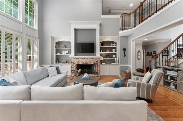 929 Ravenwood Way, Canton, GA 30115