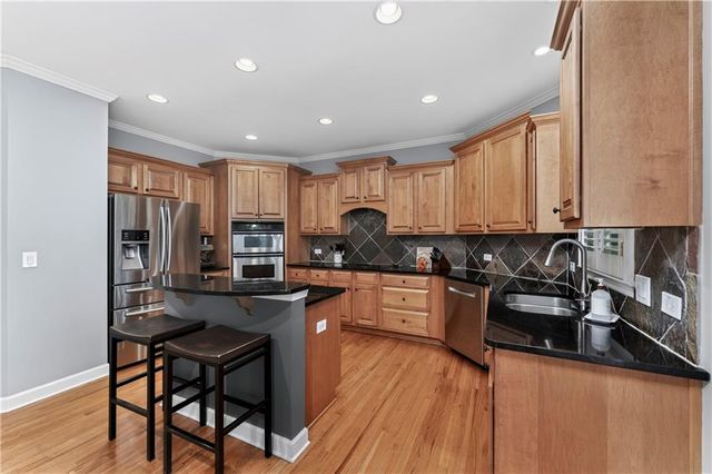 929 Ravenwood Way, Canton, GA 30115