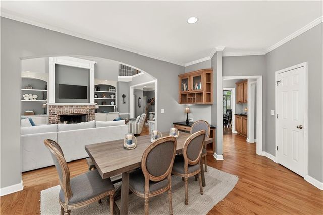 929 Ravenwood Way, Canton, GA 30115