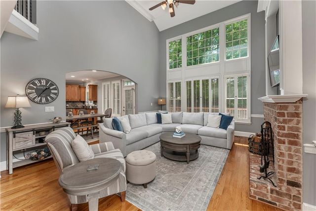 929 Ravenwood Way, Canton, GA 30115