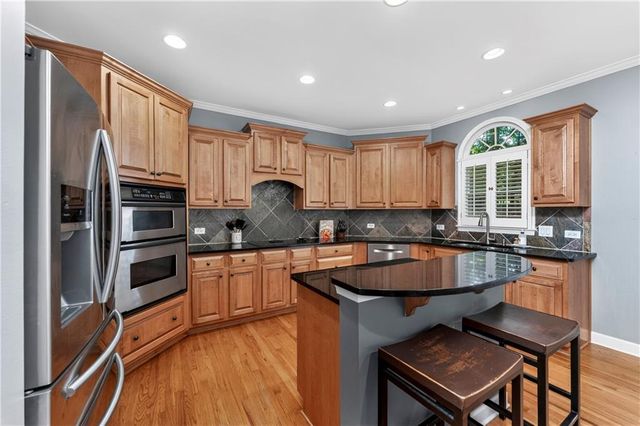 929 Ravenwood Way, Canton, GA 30115