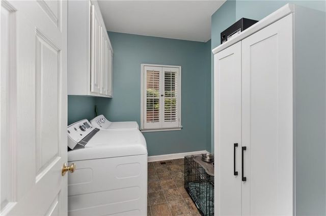 929 Ravenwood Way, Canton, GA 30115