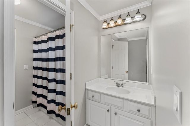 929 Ravenwood Way, Canton, GA 30115