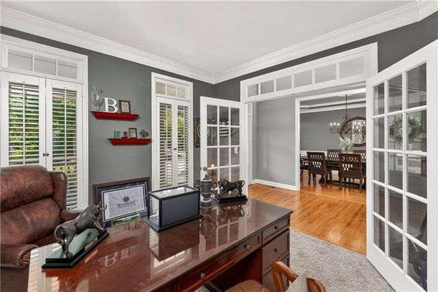 929 Ravenwood Way, Canton, GA 30115