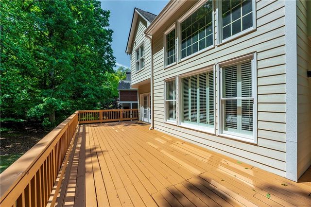 929 Ravenwood Way, Canton, GA 30115