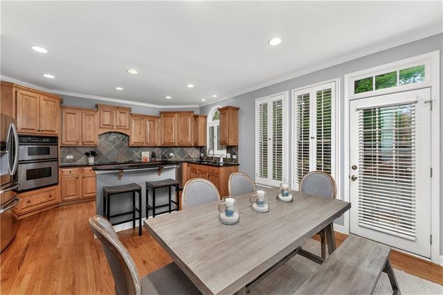 929 Ravenwood Way, Canton, GA 30115
