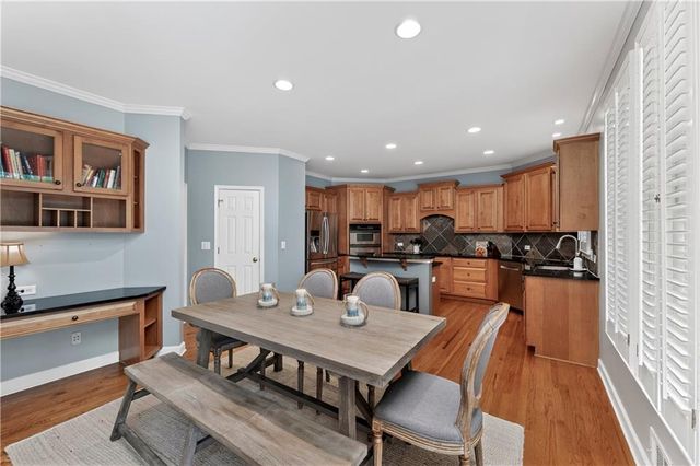 929 Ravenwood Way, Canton, GA 30115