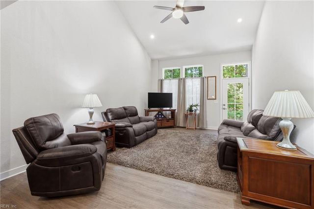 513 Eldridge LN, Chesapeake, VA 23323