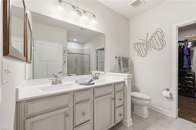 513 Eldridge LN, Chesapeake, VA 23323