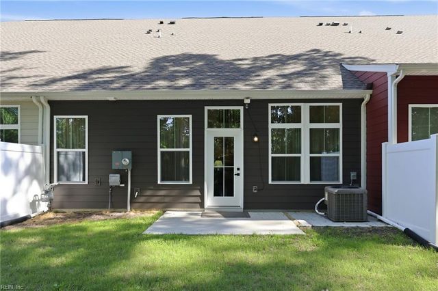 513 Eldridge LN, Chesapeake, VA 23323