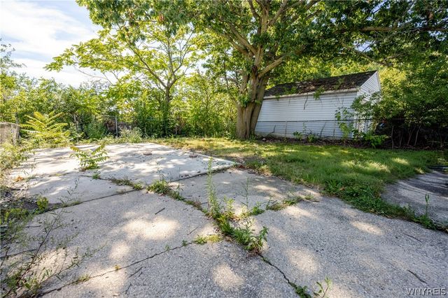 27 Hewitt Avenue, Buffalo, NY 14215