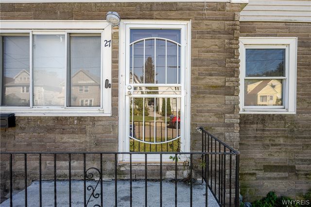 27 Hewitt Avenue, Buffalo, NY 14215