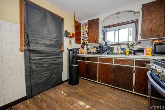 27 Hewitt Avenue, Buffalo, NY 14215