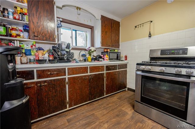 27 Hewitt Avenue, Buffalo, NY 14215