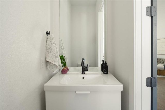 3700 Clawson RD 301, Austin, TX 78704