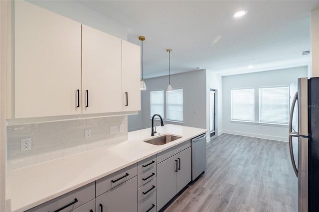 1420 LAKEFRONT DRIVE 6413, Sarasota, FL 34240