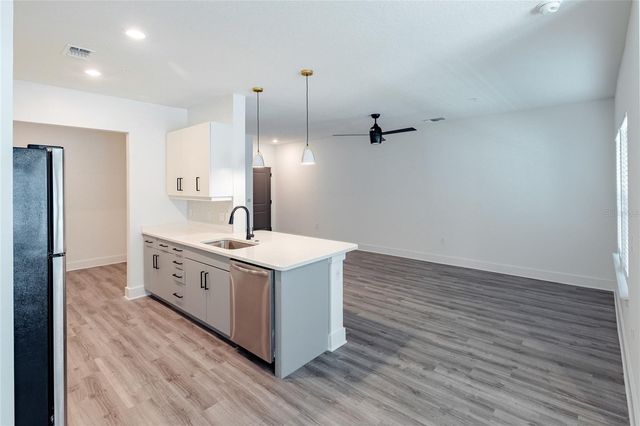 1420 LAKEFRONT DRIVE 6413, Sarasota, FL 34240