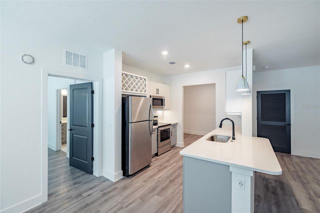 1420 LAKEFRONT DRIVE 6413, Sarasota, FL 34240