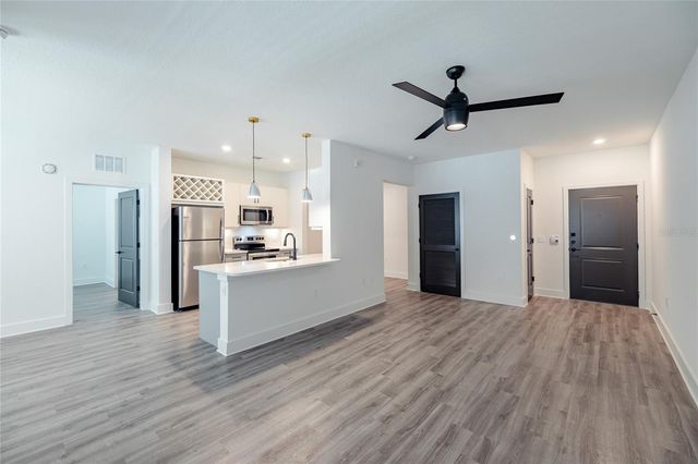 1420 LAKEFRONT DRIVE 6413, Sarasota, FL 34240