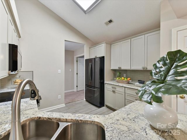 4222 Huntmeadow Drive, Charlotte, NC 28269